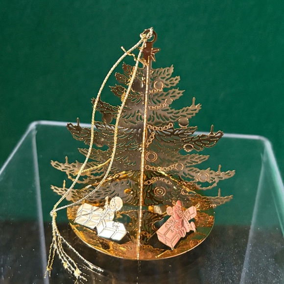 Gold plated Brass medium weight 2d christmas tree ornament, labeled SM, no box - Picture 6 of 9